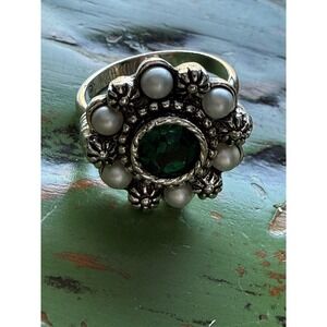 Vintage Sarah Coventry 1974 "Viva" Silver Tone Ring W/ Faux Pearls Green Stone